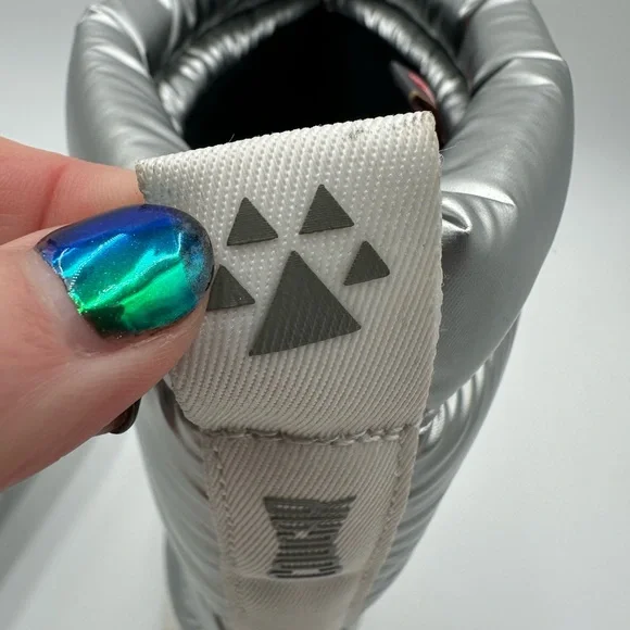 NWT Cougar Magneto Nylon Waterproof Winter Boot with PrimaLoft® Silver Sz 7 - Picture 8 of 13